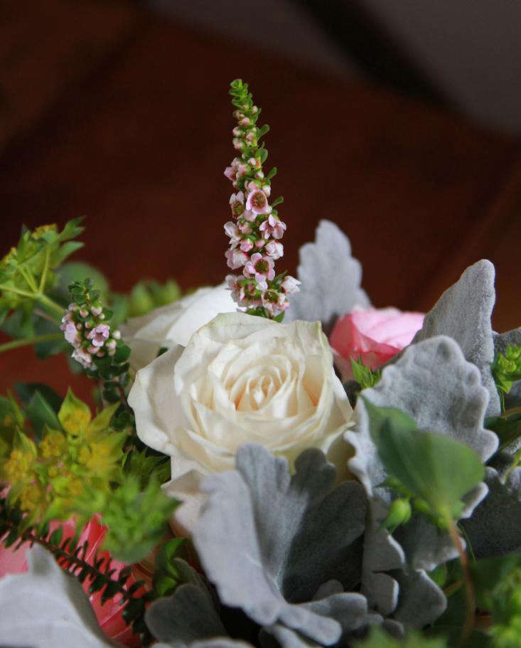 Flower Arranging 101, or Lessons in Humility Gardenista